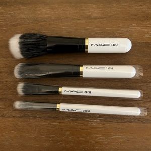 MAC Cosmetics SE Brush set